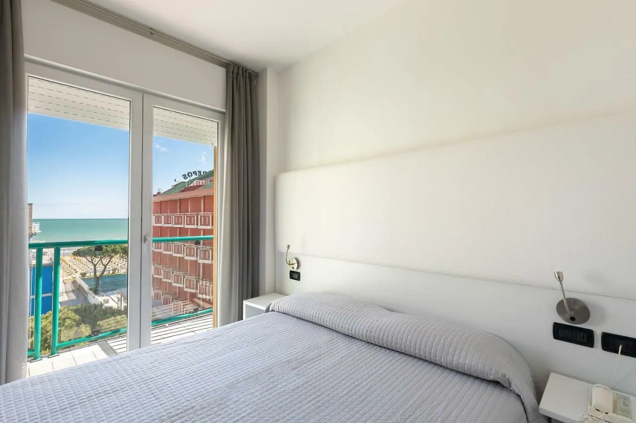 Hotel Kennedy Lido di Jesolo 3*,  Italy
